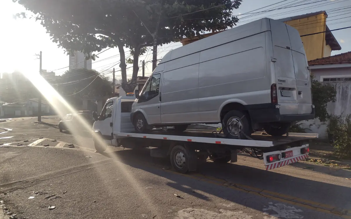 Guincho de utilitário - reboque de van - Guincho em Taubaté